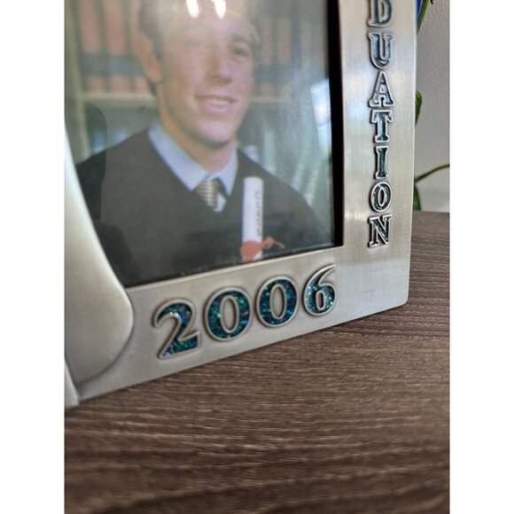 2006 graduation metal picture frame - Picture 2 of 8